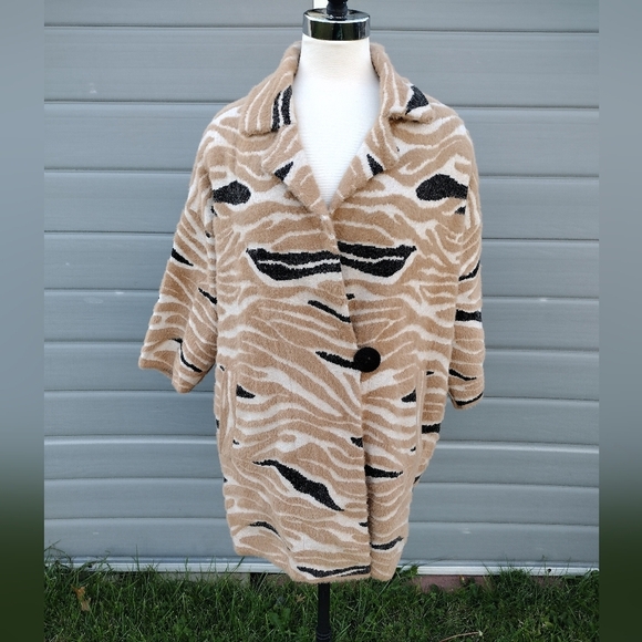 Joseph Ribkoff Womens Cardigan Coat Animal Print Size M Oversized Pockets NWOT